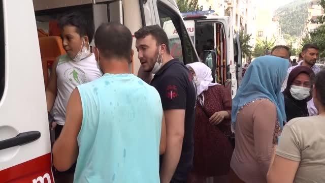 Son dakika! Elektrik panosundan çıkan yangında dumandan etkilenen 8 kişi hastaneye kaldırıldı