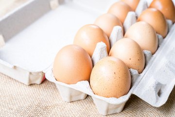 What Size Eggs Should You Use for Baking?