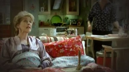 Miranda S03E04 Je Regret Nothing