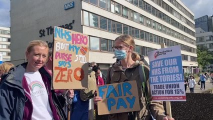 İngiliz sağlık çalışanları zam taleplerini sürdürdü