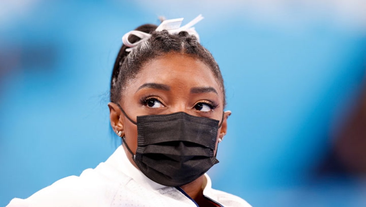 Simone Biles Opens Up About How the "Twisties" Led to Her Withdrawal From the Olympics | THR News