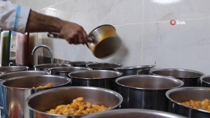 Şanlıurfa'da her gün 706 aileye sıcak yemek dağıtılıyor