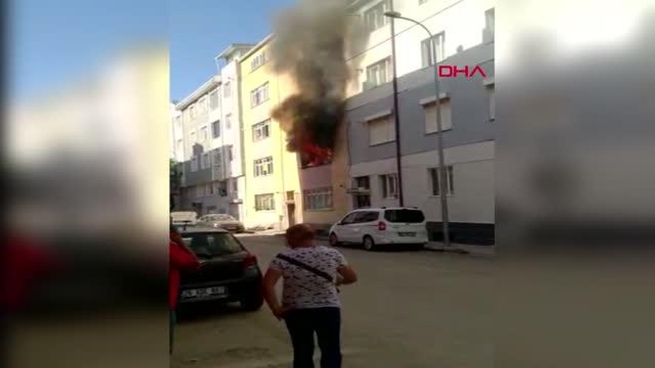 EVDE ÇIKAN YANGINI İTFAİYE EKİPLERİ SÖNDÜRDÜ