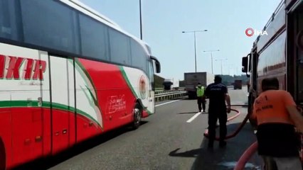 Kuzey Marmara Otoyolu’nda 2 tır alev aldı