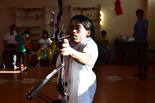 Bedensel engelli okçu Eyüp Düner'in hedefi ay-yıldızlı forma ile şampiyonalara katılmak