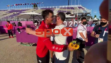 Cumhurbaşkanı Erdoğan'dan Mete Gazoz'a tebrik telefonu