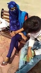 VIDEO STORY : पार्क में प्रेमिका ने प्रेमी को चप्पलों से पीटा