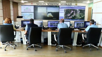 Son dakika haberleri: Yangın yönetiminin merkezinde anbean takip