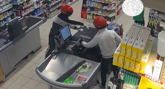 Milano - Rapinano supermercato in zona Comasina: arrestati dalla Polizia (31.07.21)