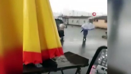 Ereğli'de sağanak nedeniyle pazaryeri sular altında kaldı