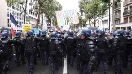 La oposición al pase sanitario toma por cuarto sábado las calles de Francia