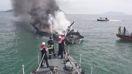 인천 문갑도 해상 낚싯배에서 불...승선원 22명 전원 구조 / YTN