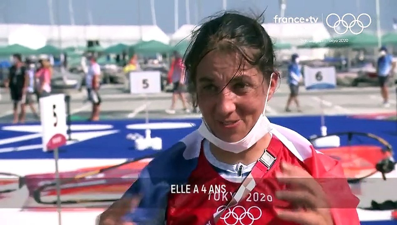 JO 2021 : "Cette médaille est pour ma fille", dédie la véliplanchiste Charline Picon, qui repart avec l'argent de Tokyo