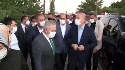 İçişleri Bakanı Soylu’dan katledilen ailenin yakınlarına taziye ziyareti