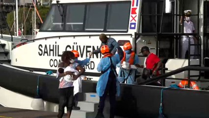 تركيا تتهم اليونان بمنع وصول اللاجئين إلى أراضيها عبر البحر