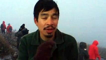 Snow begins to fall on Bluff Knoll peak in WA