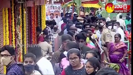 లాల్‌దర్వాజ బోనాలు: పాతబస్తీలో సందడి