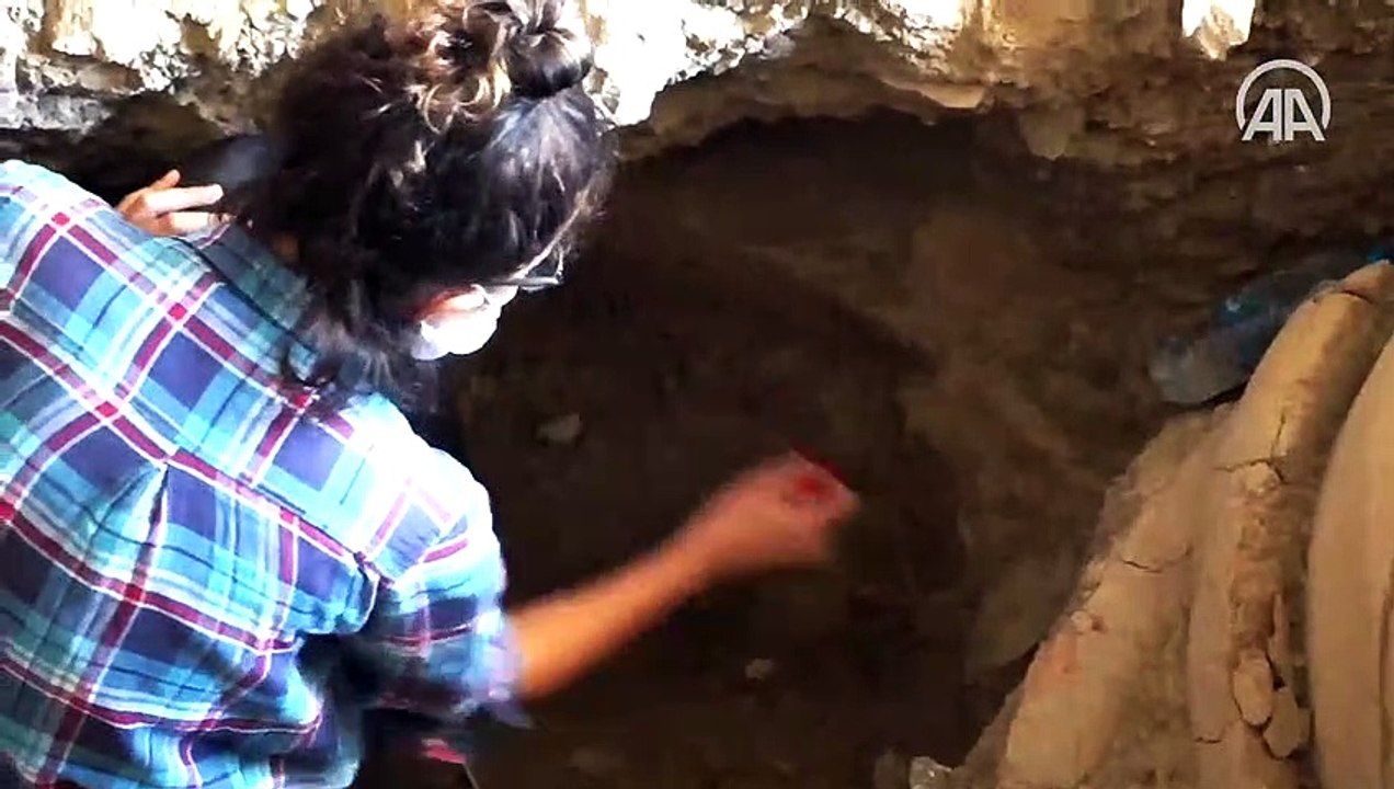 Antandros Antik Kenti'nde 2 bin 400 yıllık pitos mezar bulundu