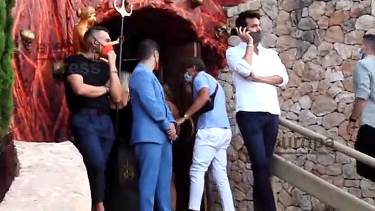 Leo Messi y Luis Suárez cenando juntos en el restaurante Lio en Ibiza