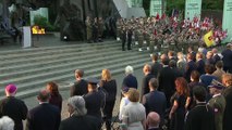77 anni dalla rivolta di Varsavia, alla cerimonia presente anche il candidato successore di Merkel
