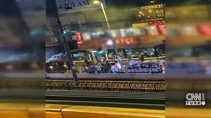 Yolu kapatıp oyun oynadılar