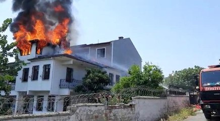 Yemek molası verdiği esnada, tamir ettiği çatısı yandı