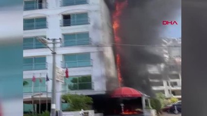 ANTALYA'DA OTELİN DIŞ CEPHESİ YANDI