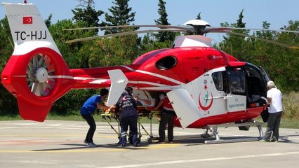 Duvardan düşen üniversiteli kızın yardımına ambulans helikopter yetişti