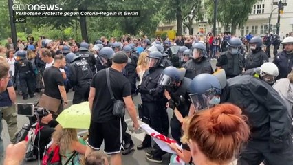 "Diktatur" in Berlin? Polizei gegen Querdenker, die trotz Verbot protestieren