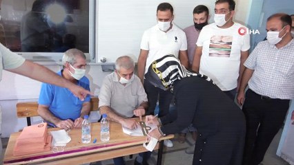 Hayatını kaybeden fenomen muhtarın yeri artık eşine emanet