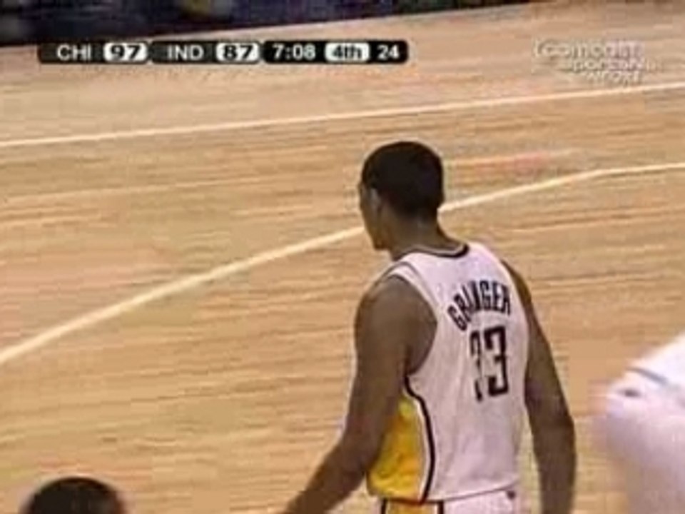 Danny Granger lays the smack down on Chicagos Andres Nocioni