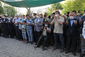 Manavgat'taki yangında hayatını kaybeden orman işçisi Erdal Tovka, son yolculuğuna uğurlandı