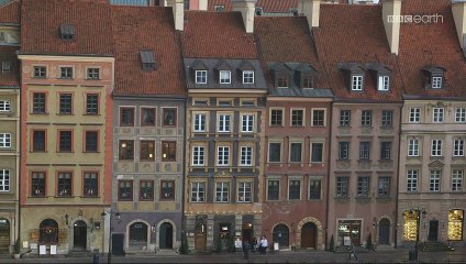 Warszawa - zmartwychwstałe miasto