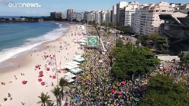 Brésil : manifestations pro-Bolsonaro contre le système électoral