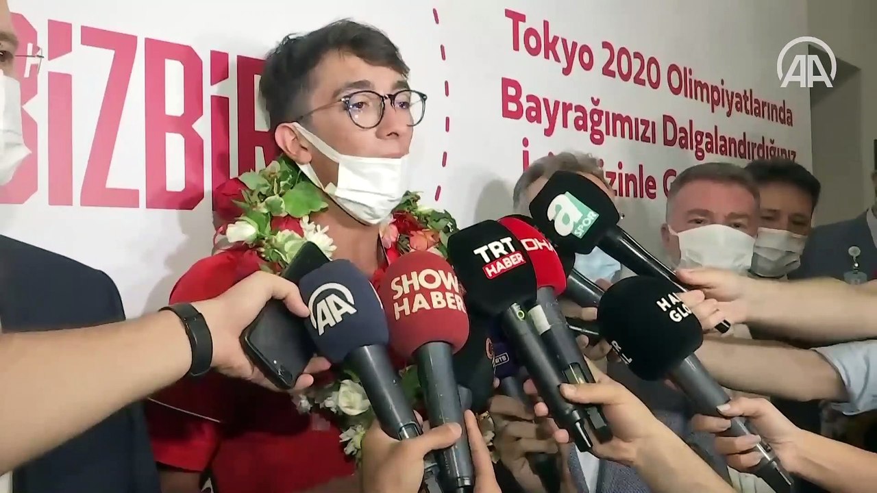 Olimpiyat şampiyonu milli okçu Mete Gazoz İstanbul'da