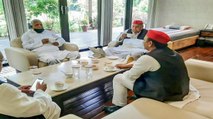 Lalu Yadav and Mulayam Singh meeting, Akhilesh tweeted photo