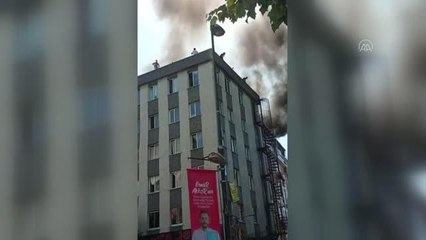 Son dakika haber! Bahçelievler'de teras katta çıkan yangın hasara neden oldu