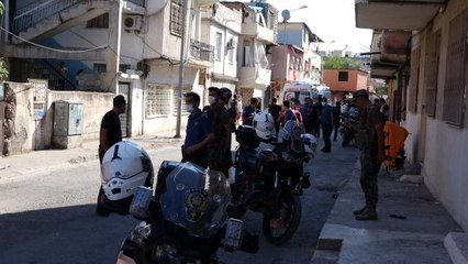 Mersin'de komşular arasında silahlı ve bıçaklı kavga: 3 yaralı