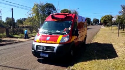 Após pneu estourar, motociclista sofre queda e fica ferido na Rua da Colonização, no Bairro Nova Cidade