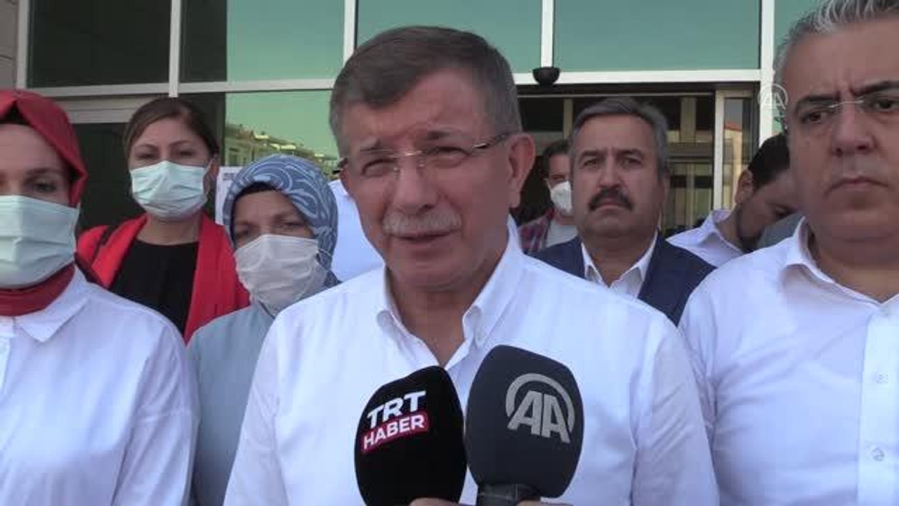 Davutoğlu: "Gün, birlik ve beraberlik günüdür, hep beraber bu zorlukları aşacağız"
