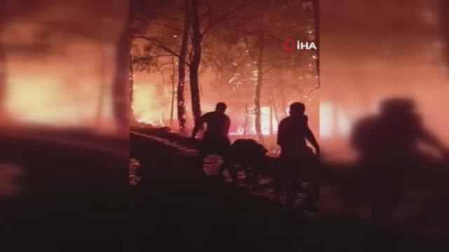 Son dakika haber | Yangın bölgesinde itfaiyecilerin ve vatandaşların ölüm kalım savaşı