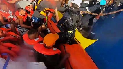 Méditerranée : plusieurs centaines de réfugiés attendent toujours un "port sûr" pour débarquer