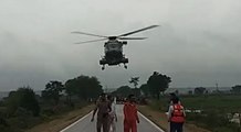 Shivpuri Flood Video :शिवपुरी के कोलारस में बाढ़ में फंसे लोगों को IAF हेलीकॉप्टरों ने किया एयरलिफ्ट