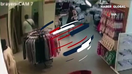 Mağazada çalışanların çantalarını böyle çaldı