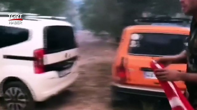 Azerbaycanlı İtfaiye Eri Yangında Canı Pahasına Şanlı Bayrağı Kurtardı!