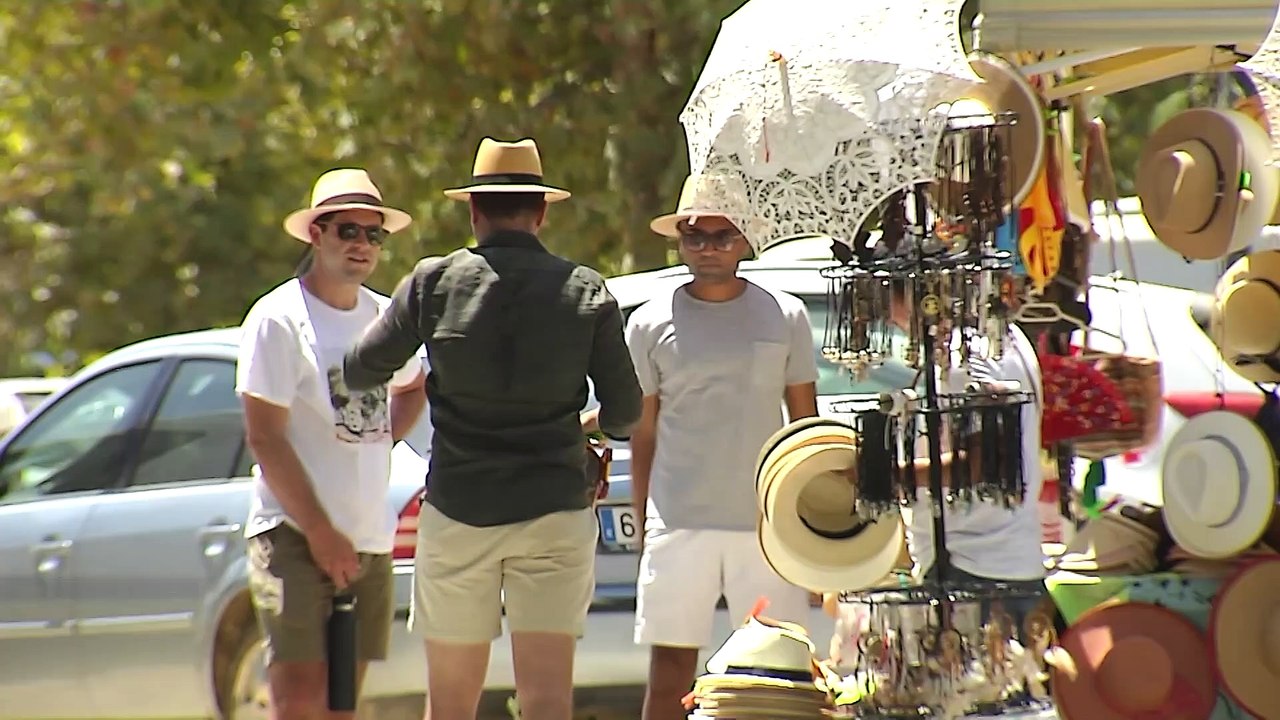 La llegada de turistas internacionales se hunde un 49,6% hasta junio