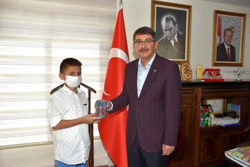 Son dakika haber | Kumbarasını yangın bölgesindeki mağdurlara bağışladı