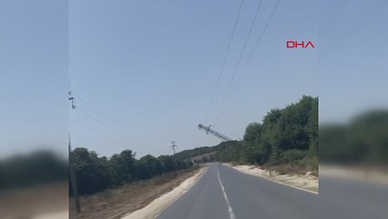 Çatalca'da yan yatan elektrik direği tehlike yarattı