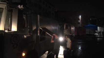 Son dakika haberleri! İSTANBUL EMNİYETİ YANGIN BÖLGELERİNE 21 TOMA GÖNDERDİ