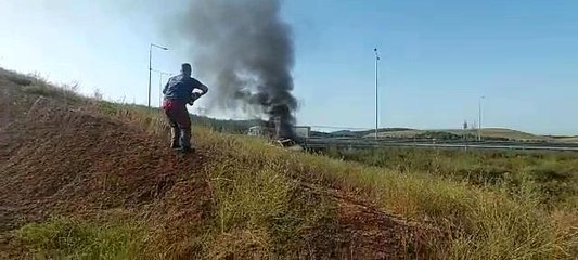 Şarampole yuvarlanıp yanan araçtan burnu bile kanamadan çıktı